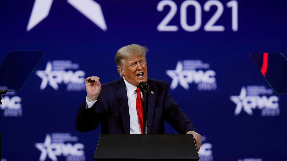 ترامب: سأكون في ألاسكا لقيادة حملة ضد سيناتورة غير مخلصة وسيئة للغاية