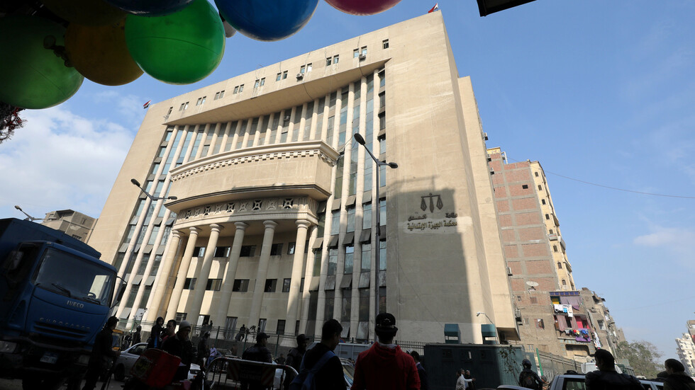 الإعدام شنقا للمتهم بقتل سيدة حرقا في الإسكندرية