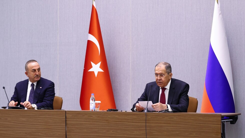 لافروف يلتقي نظيره التركي في الدوحة غدا الأربعاء