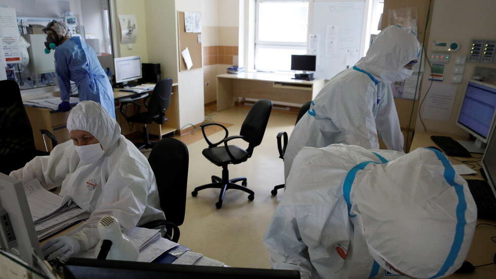 بولندا تسجل أعلى مستوى يومي بإصابات كورونا منذ نوفمبر