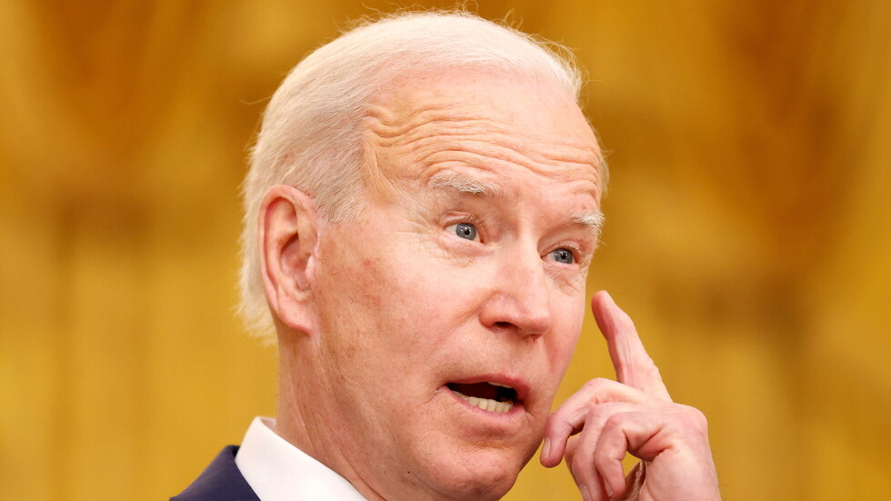 بايدن يعلن شراء 100 مليون جرعة إضافية من لقاح "جونسون آند جونسون"