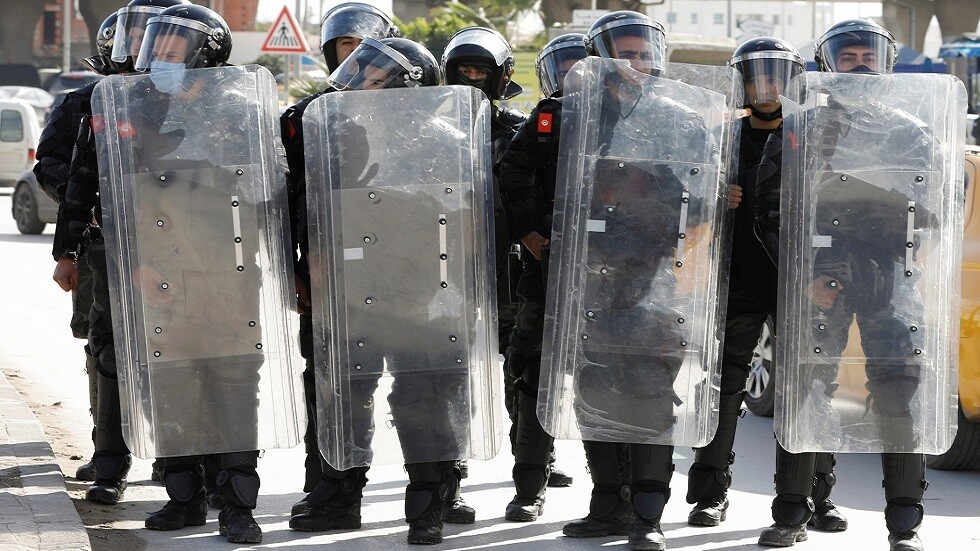 تونس.. فض الاعتصام أمام فرع اتحاد العلماء المسلمين