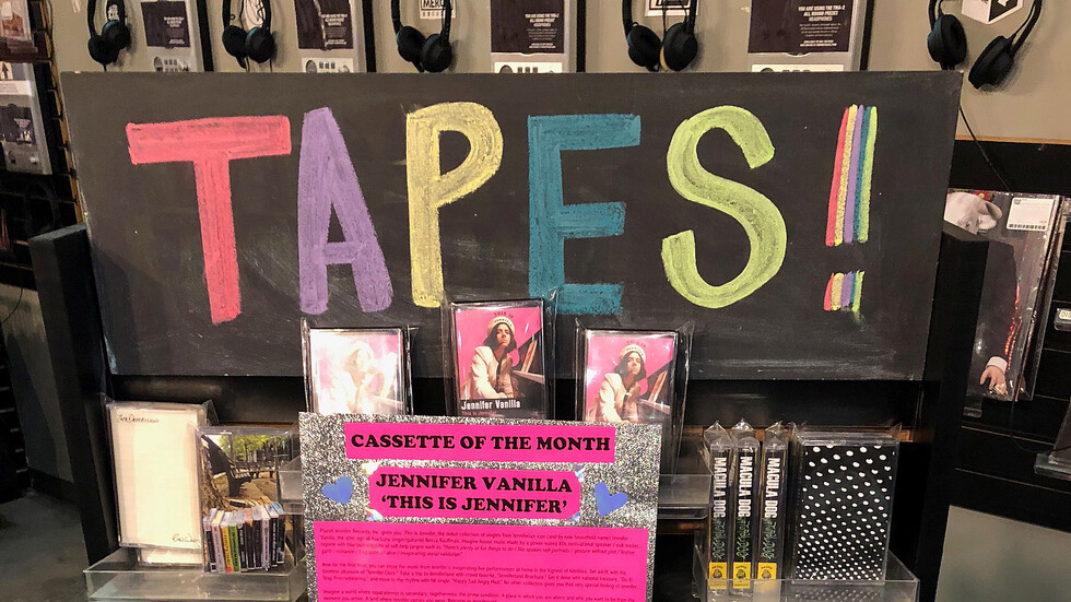 وفاة مخترع شريط الكاسيت