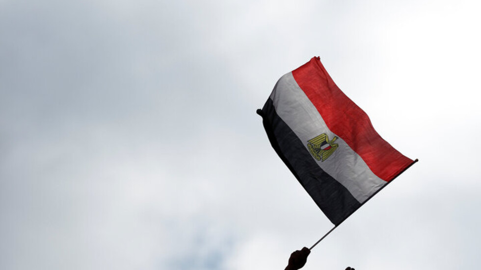 الجيش المصري ينقذ 7 سوريين ومصريين من الغرق وينتشل جثة فلسطيني