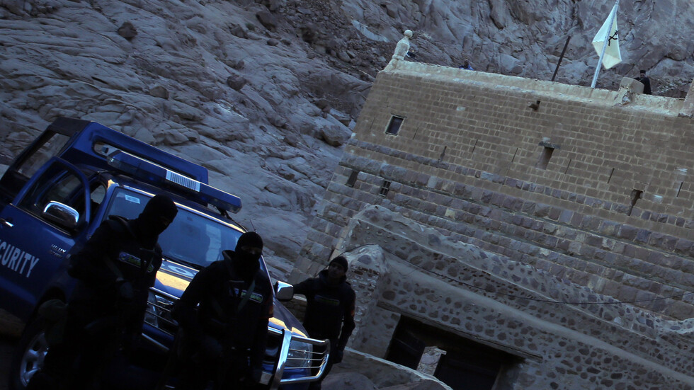 مصر.. القبض على رجل أعمال هارب من أحكام تصل إلى 88 عاما