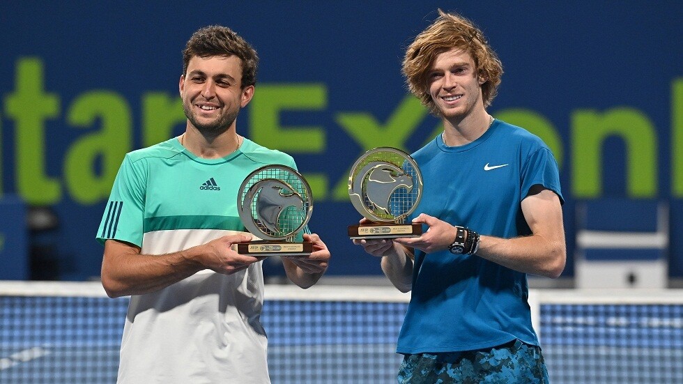 الروسيان روبليف وكاراتسيف يتوجان بلقب بطولة الدوحة للتنس بفئة الزوجي