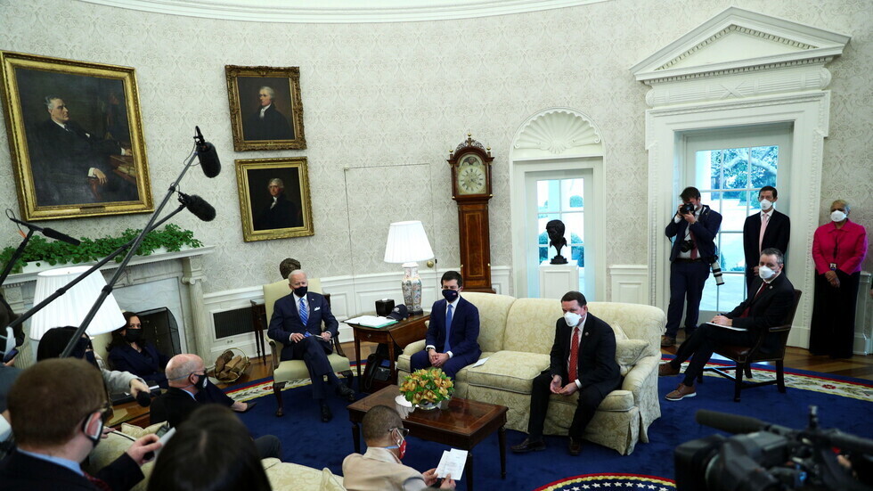 لمنع تكرار حرب العراق وضرب سوريا.. مساع أمريكية لسحب تفويض استخدام القوة العسكرية من الرئيس