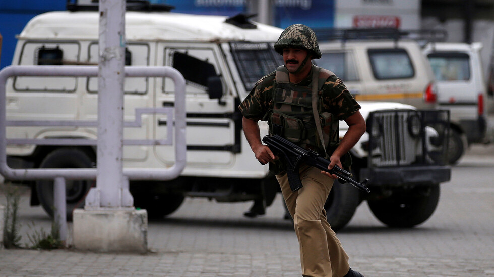 الهند.. هندوسي يعتدي على فتى مسلم لشربه الماء في معبد (فيديو)