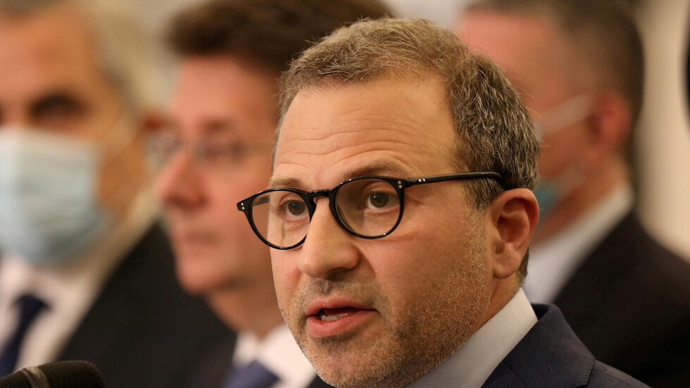 لبنان.. باسيل يعلن تصميمه على إعادة النظر بوثيقة التفاهم مع "حزب الله"