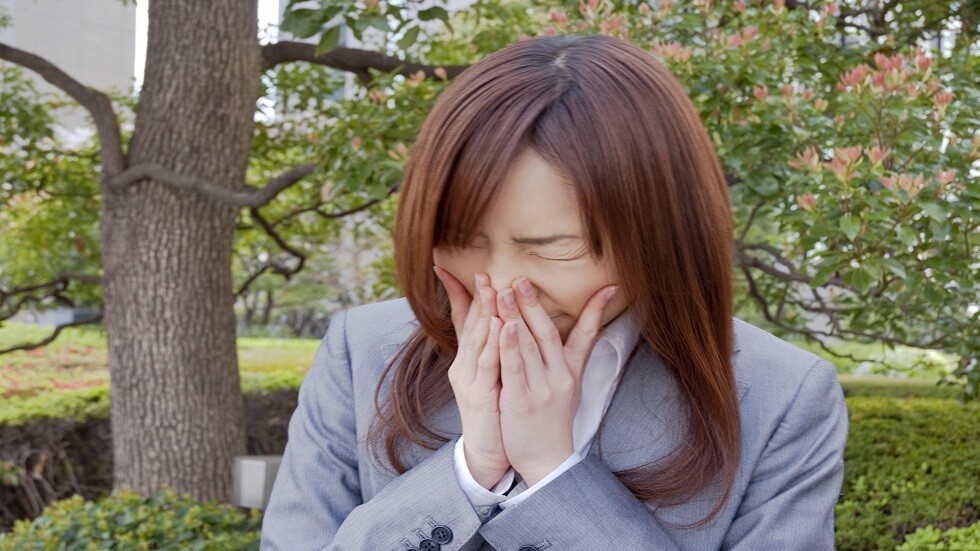 طبيب يوضّح سبب سوء الحالة الصحية في الربيع