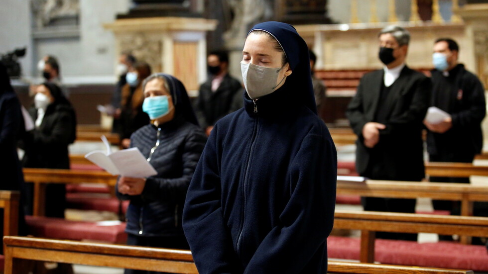 الفاتيكان: لا بركة كنسية لاتحادات من جنس واحد