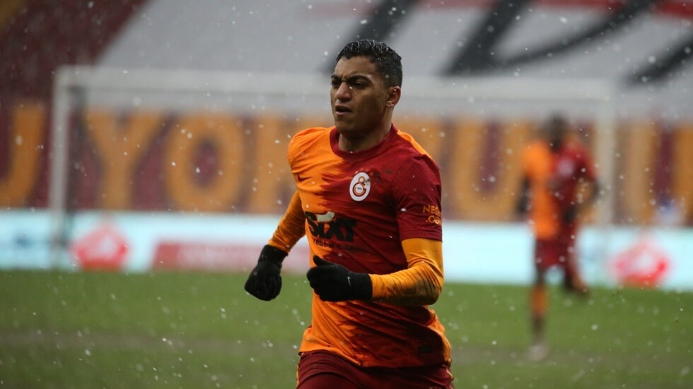 مصطفى محمد مهدد بالغياب عن منتخب مصر بسبب حادث سرقة