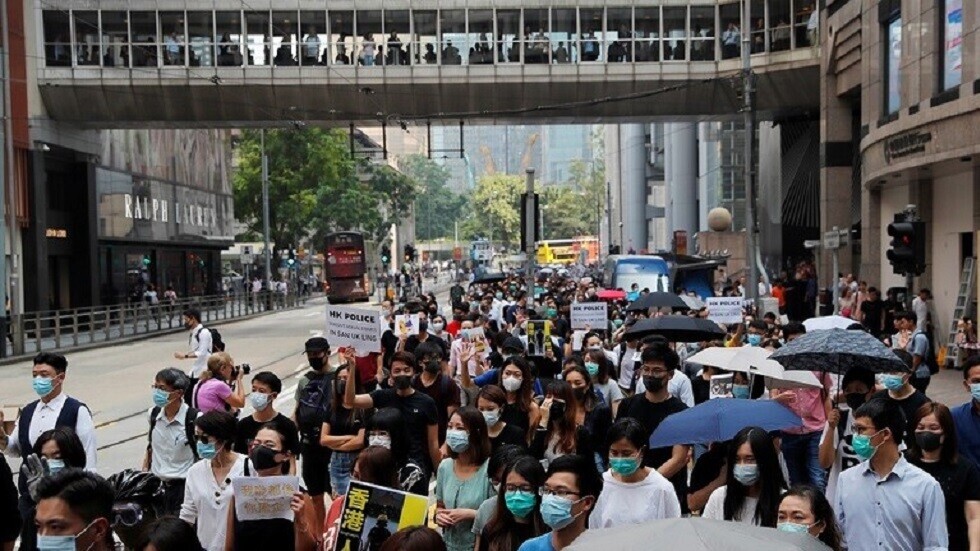السجن 5.5 سنة لمتظاهر عض شرطيا في هونغ كونغ