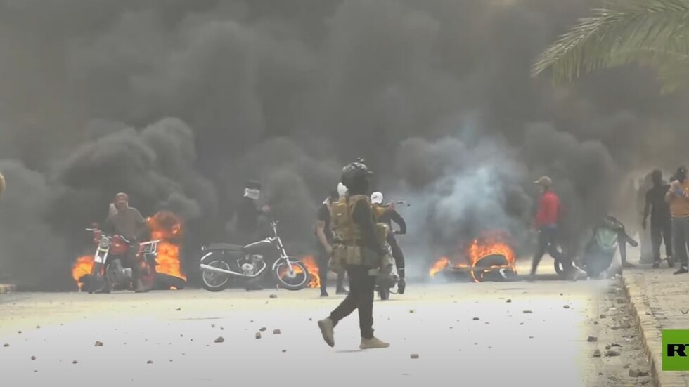 استمرار المظاهرات المطالبة باستقالة الحكومة المحلية في النجف جنوب العراق