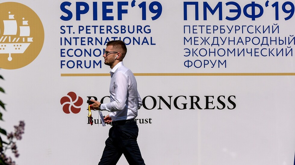 منتدى بطرسبورغ الاقتصادي الدولي 2021.. مشاركة وجها لوجه وباستخدام التقنيات الرقمية الحديثة