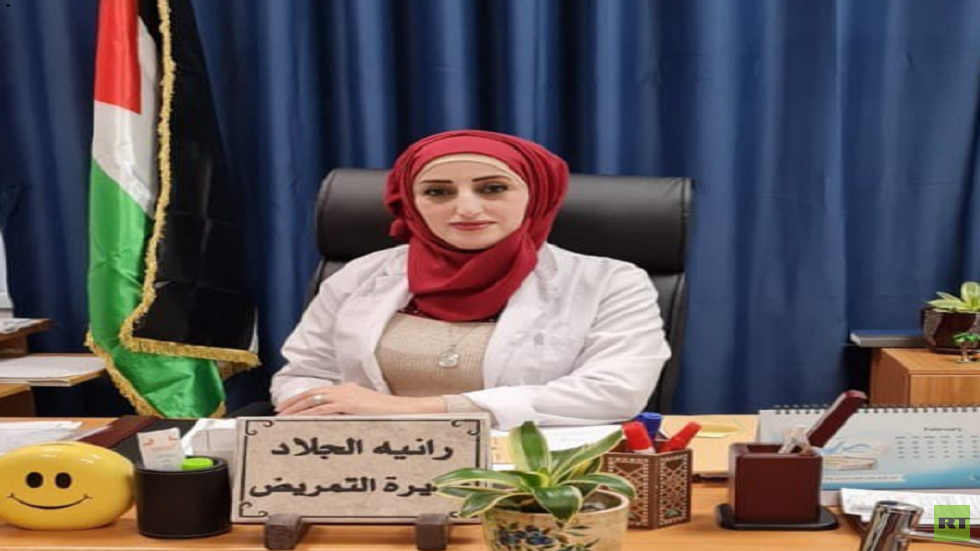 ولادة مستعجلة لسيدة فلسطينية داخل سيارة "ضيقة" (صور)