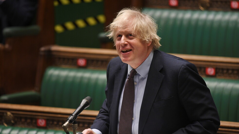 جونسون يعلن استعداده لتلقي لقاح 