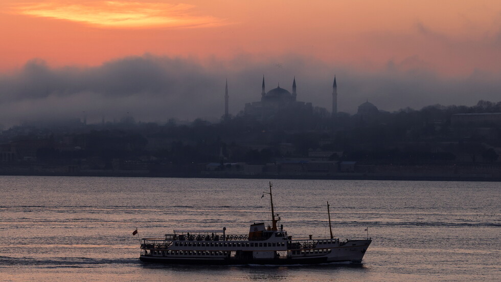 تركيا تسجل أكبر حصيلة للإصابات الجديدة بكورونا في 2021