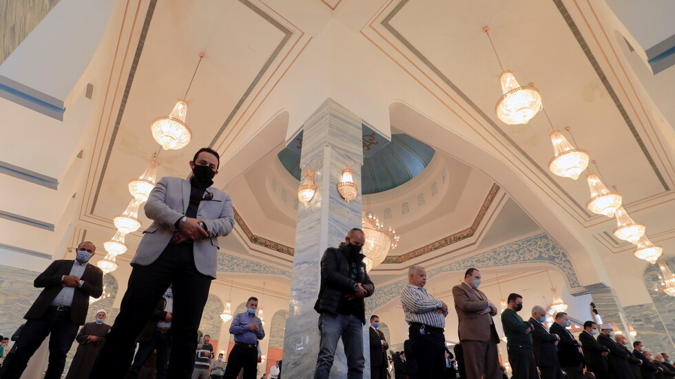 الأوقاف المصرية  تمنع موائد الرحمن والاعتكاف في رمضان