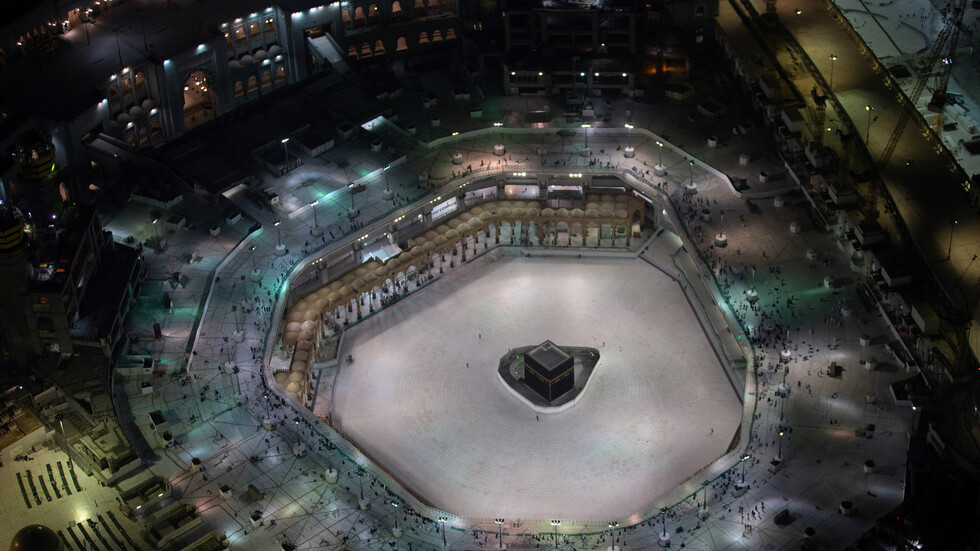 السعودية تلزم الراغبين في الحج بأخذ لقاح كورونا.. والجرعة الثانية قبل دخول المملكة بأسبوع!