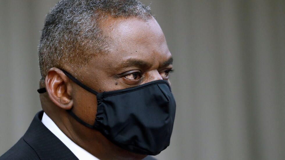 وزير الدفاع الأمريكي يصل كابل في زيارة مفاجئة لأفغانستان