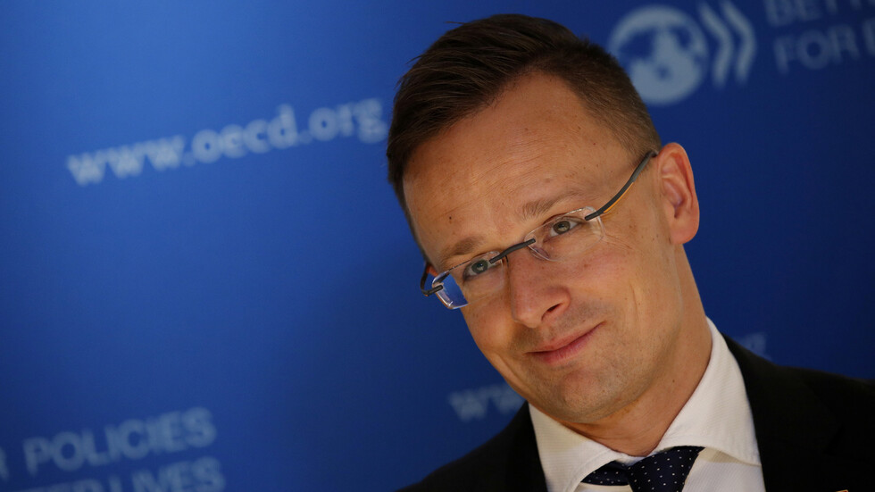 هنغاريا: تعرضنا لهجوم سياسي شرس بسبب قرارنا شراء اللقاحين الروسي والصيني