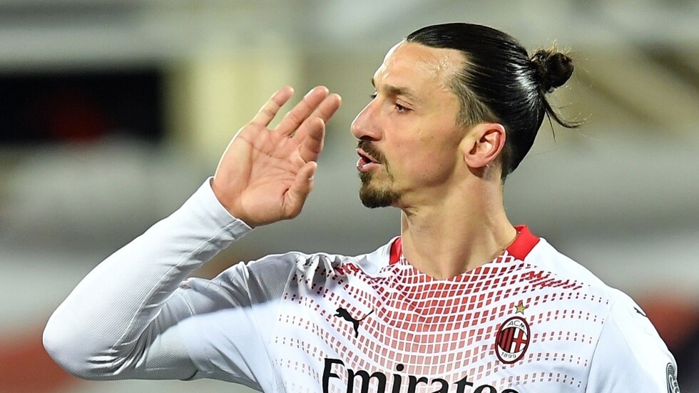 زلاتان إبراهيموفيتش يسطر اسمه بأحرف من ذهب في "الكالتشيو".. فيديو