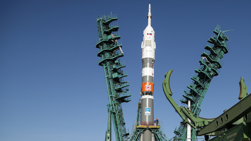 روسيا تطلق 38 قمرا صناعيا لعدة دول من بينها السعودية والإمارات وتونس