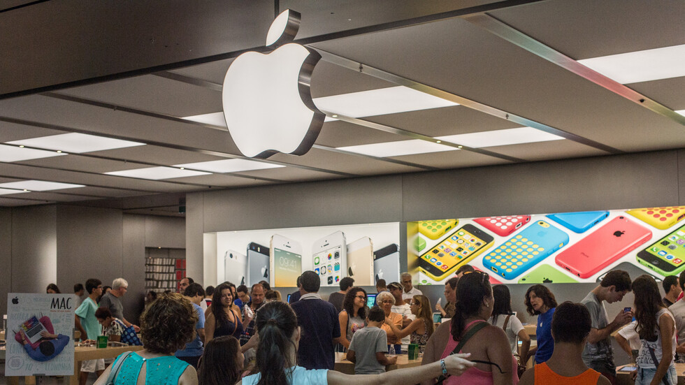 البرازيل تحاسب "أبل" على بيعها هواتف ذكية بلا شاحن