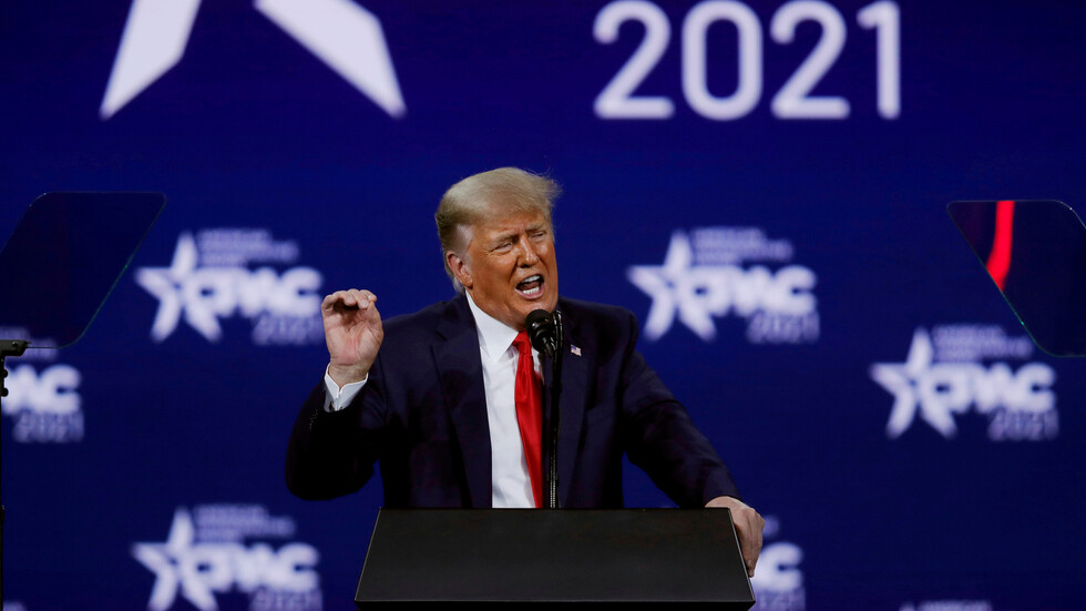 ترامب يهاجم بايدن "على الحدود"