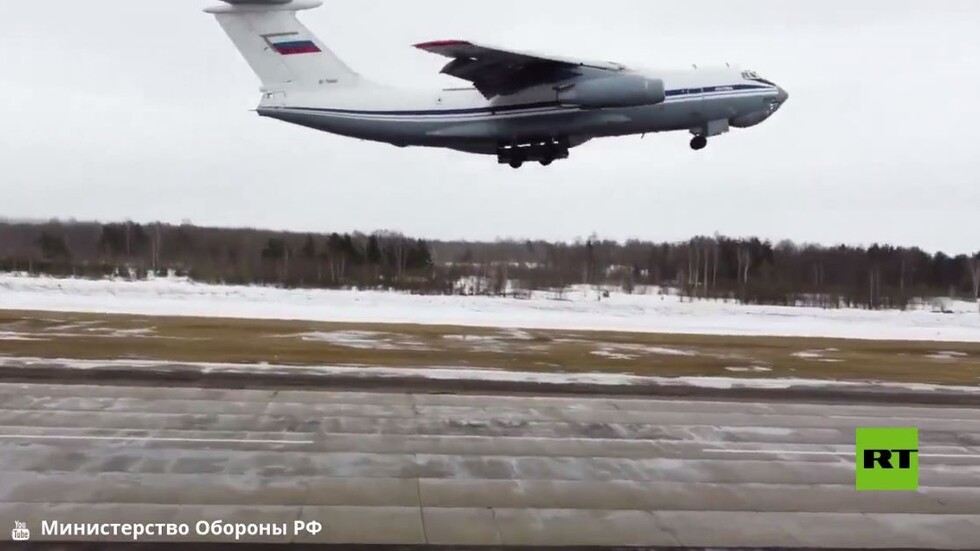 تدريب طواقم طائرات إيل-76 للنقل العسكري