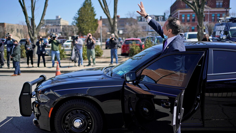 حاكم نيويورك: "لن أذهب إلى أي مكان" (فيديو)