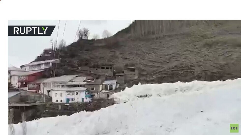 بالفيديو.. انهيار ثلجي في داغستان