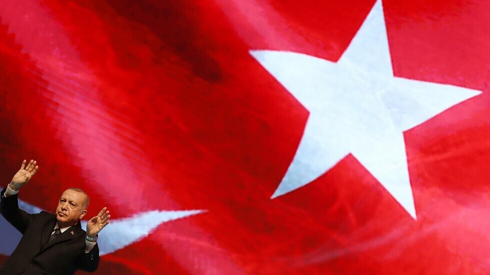 انتقاد حاد لأردوغان لعقد مؤتمر حزبي مكتظ رغم تفشي كورونا