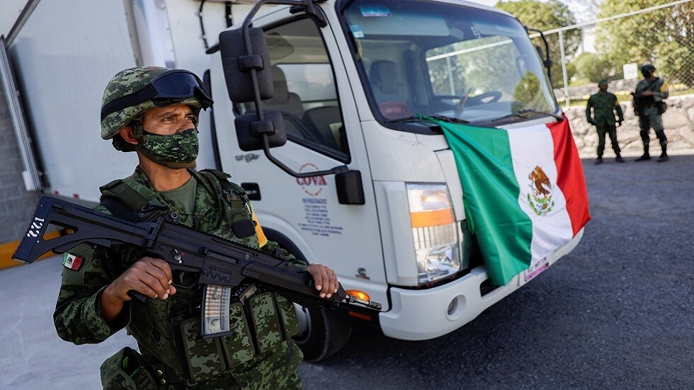 المكسيك.. فرار طاقم طائرة حاولت تهريب دفعة مزيفة من لقاح كورونا