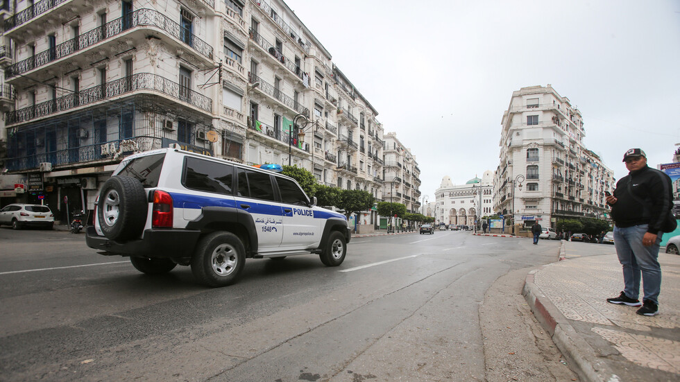 الجزائر.. 5 شبان يقدمون على محاولة انتحار حرقا