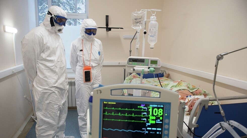 ما خطورة الإصابة بنوعين من SARS-CoV-2 في الوقت نفسه