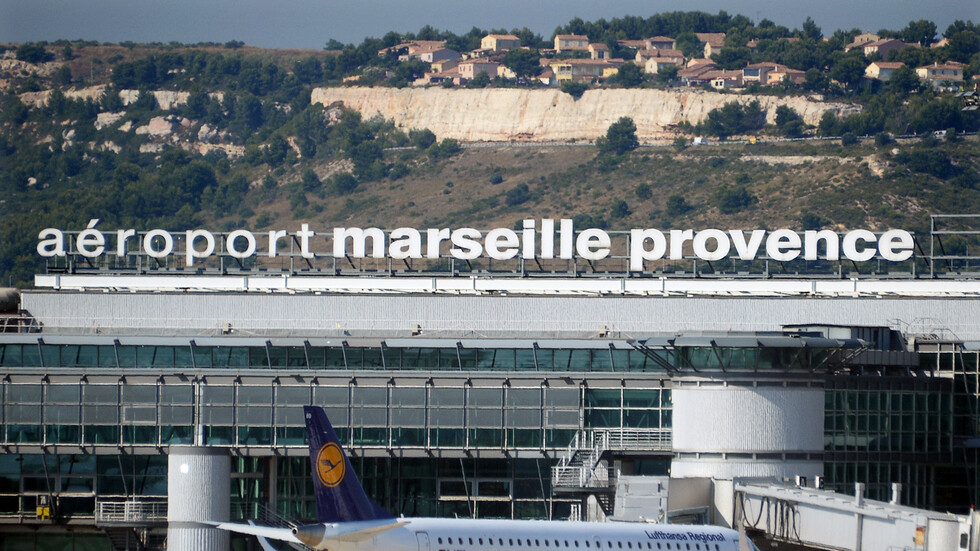 السجن 10 سنوات في فرنسا قد يطال مضيفة طيران تونسية بتهمة خطيرة