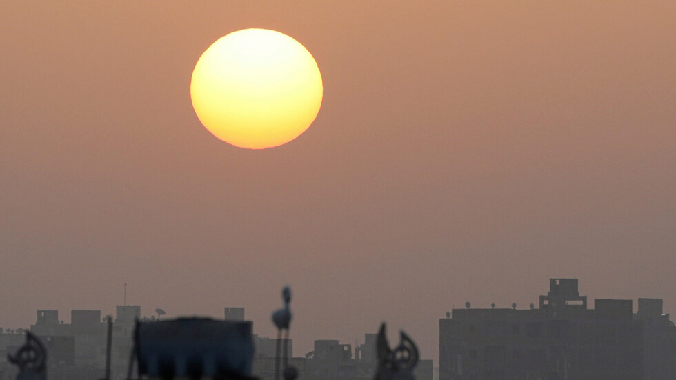 وزارة الصحة المصرية تحذر مواطنين من الخروج