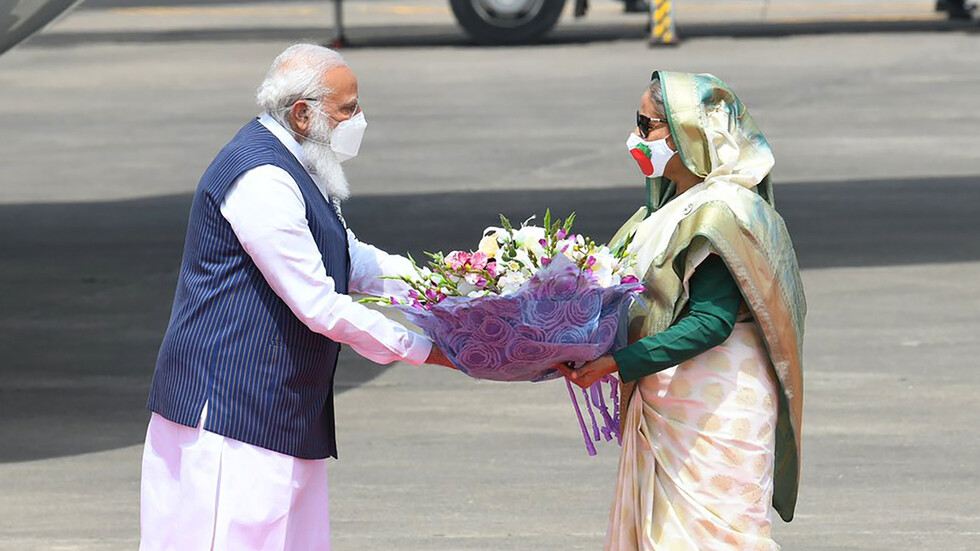 رئيس الوزراء الهندي يزور بنغلاديش وسط احتجاجات