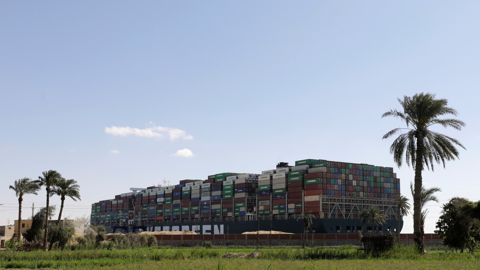 مصر تصف جنوح السفينة في قناة السويس بـ