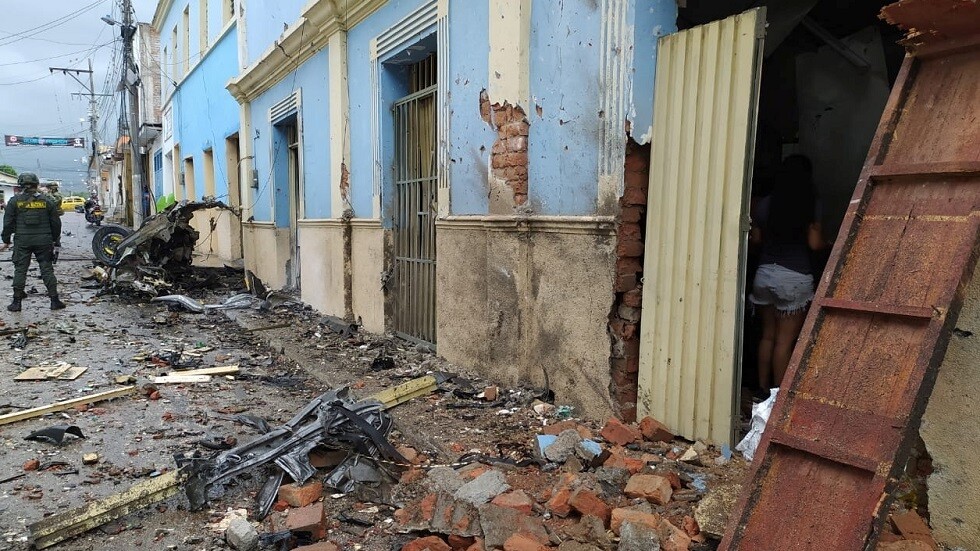 كولومبيا.. اتهام منشقين عن "فارك" بتفجير سيارة مفخخة