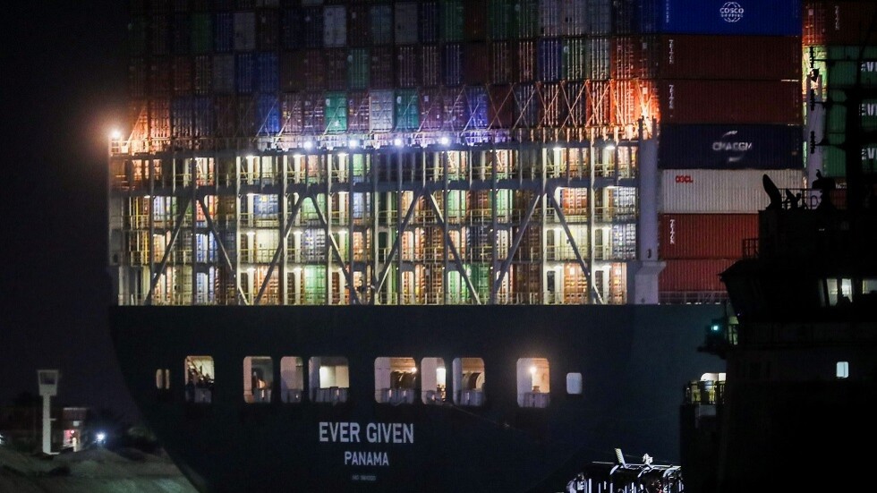 السعودية: نثق بقدرة مصر على إنهاء أزمة السفينة الجانحة في قناة السويس