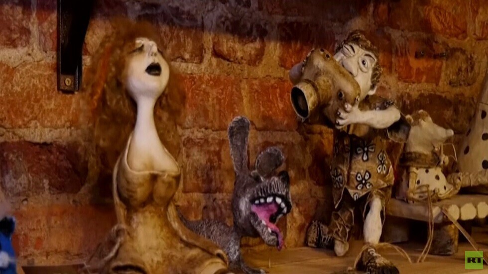 روسيا.. معرض فني لأعمال من عجينة الورق