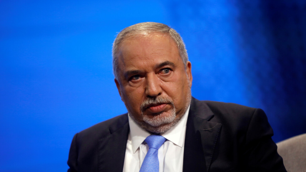 ليبرمان يعلن دعمه ليائير لابيد لتشكيل الحكومة الإسرائيلية