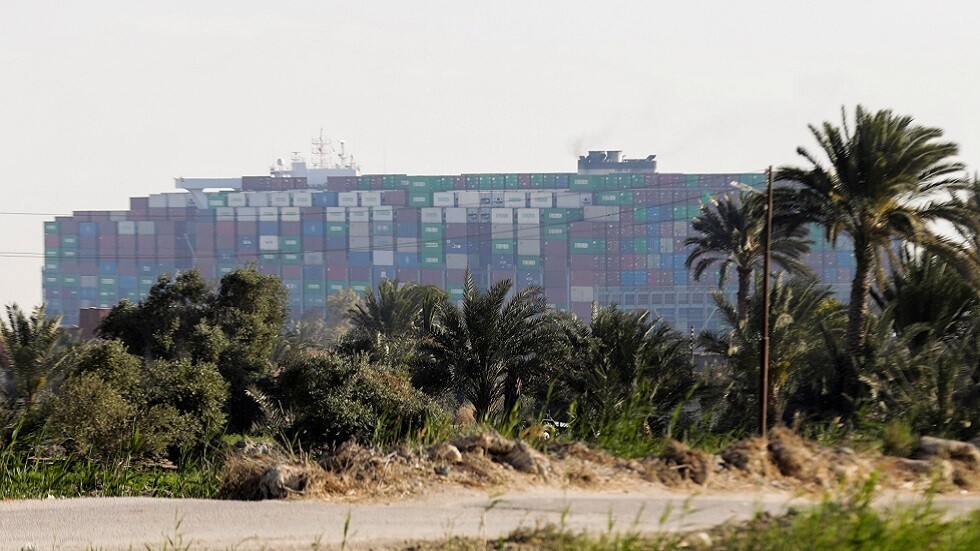 رئيس شركة هولندية: استكمال تعويم "إيفر جيفن" لن يكون سهلا