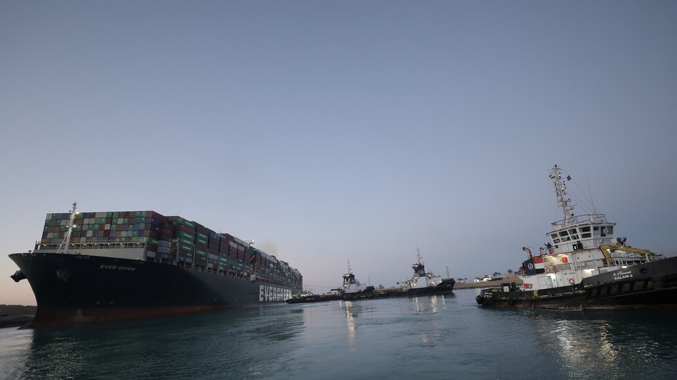 انتهاء أزمة جنوح سفينة 