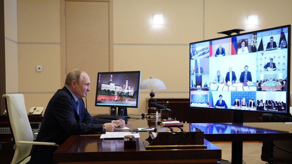 بوتين يشدد على أهمية تعزيز الانتماء والمواطنة الروسية