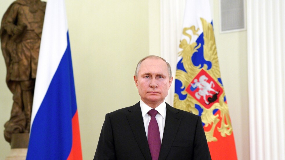 العلاقات مع الاتحاد الأوروبي والقضايا الدولية محور اتصال بوتين مع ميركل وماكرون