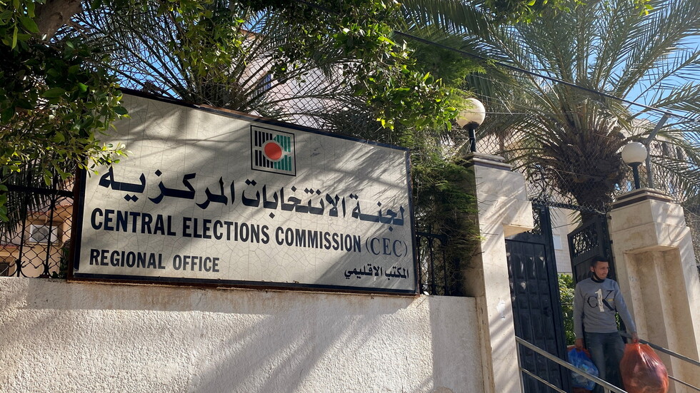 الأسير فؤاد الشوبكي يعلن انسحابه من قائمة "فتح"